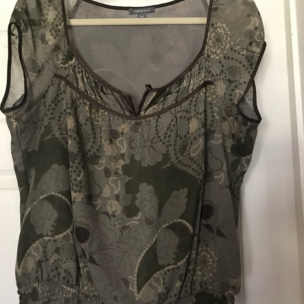 Green cap sleeve blouse